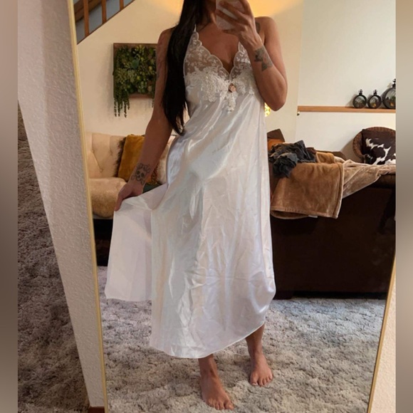 Stunning Silky Long Sexy Vintage Nightgown Lace Low Cut Bare Back